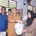 Bersama PT BA UPO, Wawako Jeffry Salurkan 600 Paket Sembako ke Masyarakat