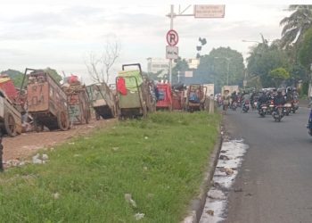 Lahan Hijau di Jalan Daan Mogot RW 04 Duri Kosambi Terkesan Kumuh dan Timbulkan Bau Tak Sedap