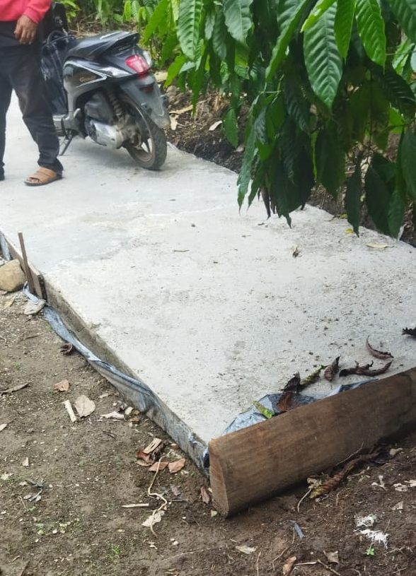 Bau Amis Korupsi Dana Desa Tebat Gabus, Pembangunan Jalan Tahun 2024 Mangkrak