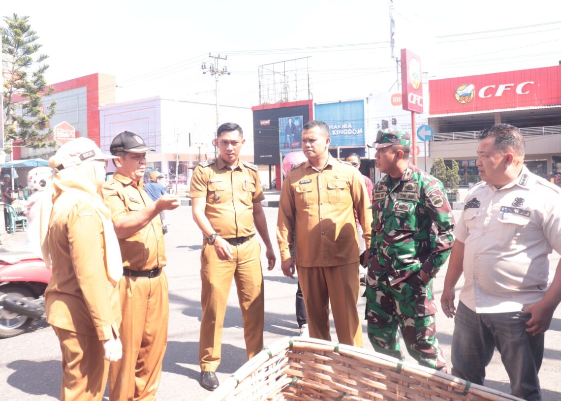 Pemko Payakumbuh Terbitkan Surat Pembongkaran bagi Bangunan Liar yang Berdiri di Atas Fasilitas Umum