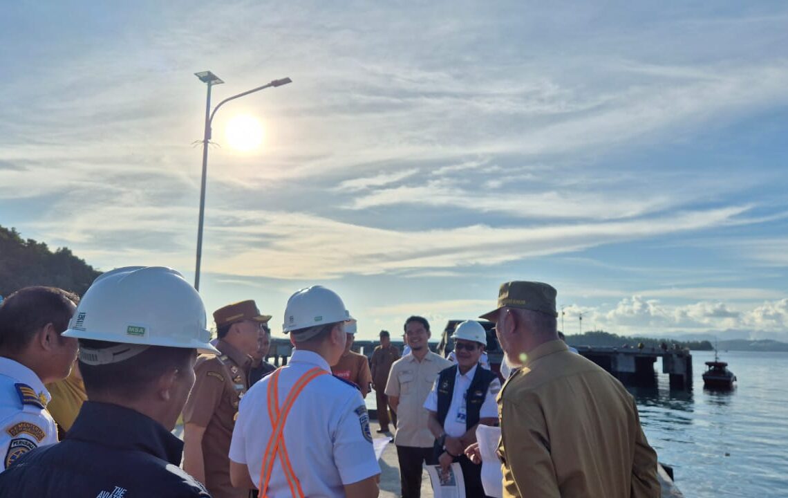 Ke Painan, Gubernur Mahyeldi Tinjau Lokasi Rencana Pengembangan Pelabuhan Panasahan