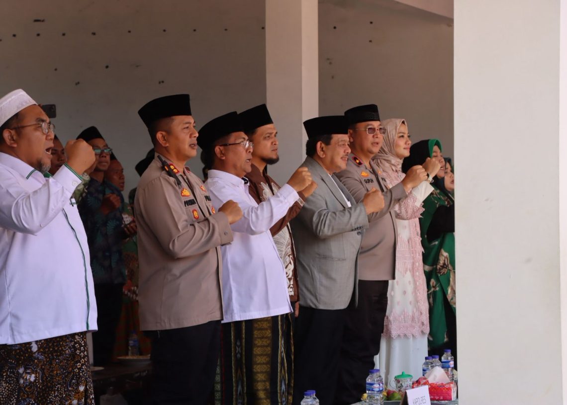 Waka Polda Sumbar dan Kapolres Dharmasraya Hadiri Harlah NU ke-79 di Ponpes Al-Baraqah