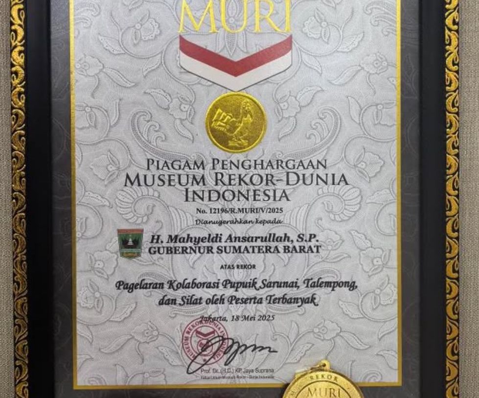 Gubernur Mahyeldi Berhasil Raih Penghargaan MURI