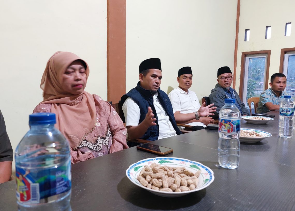 Wabup H. Candra Hadiri Rapat Pembebasan Lahan Pembangunan Jalan Nasional Aie Dingin