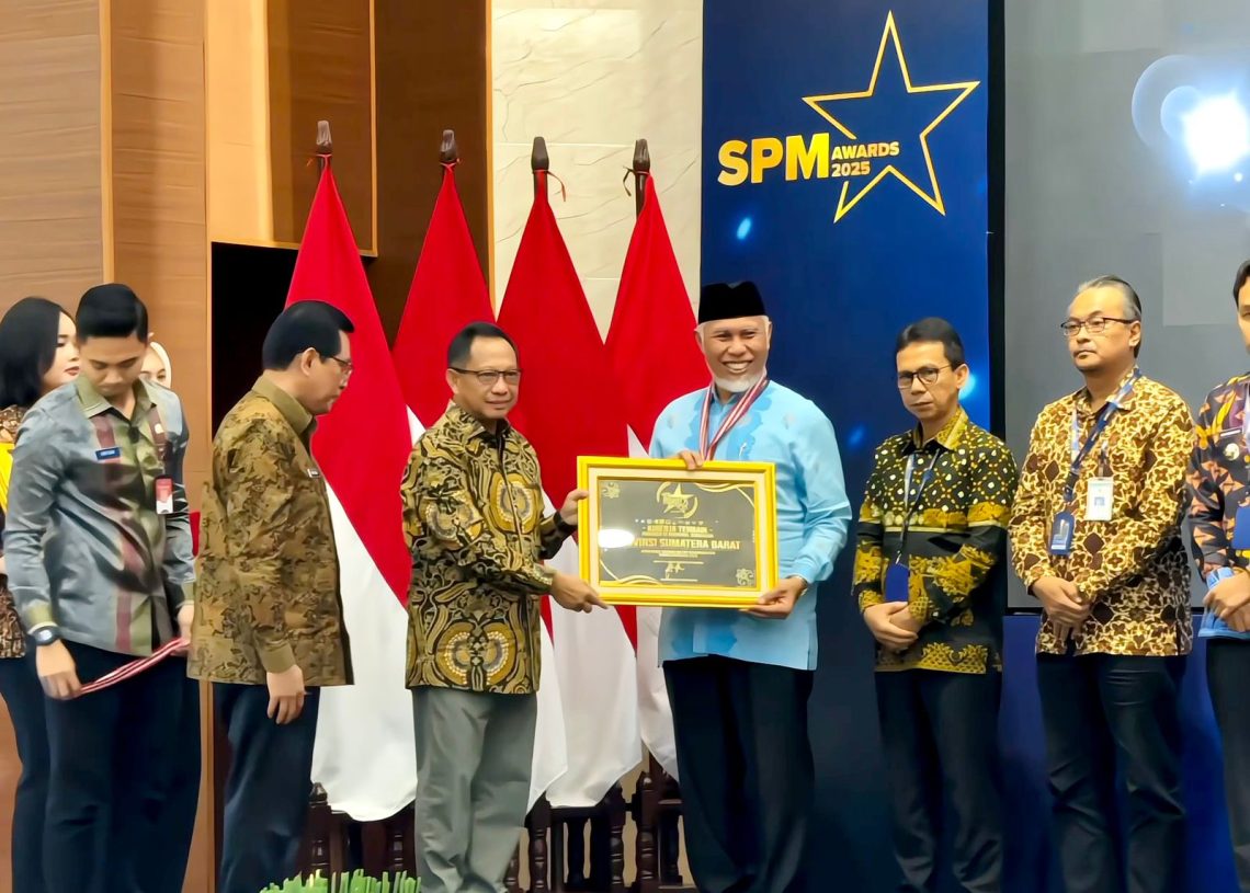 Terbaik di Bidang SPM Regional Sumatera Tahun 2024, Pemprov Sumbar Kembali Sabet Penghargaan