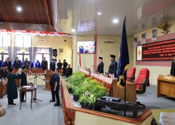 Ikuti Pelantikan PAW Anggota DPRD, Wabup Lambar Minta Jalankan Tupoksi sebagai Wakil Rakyat
