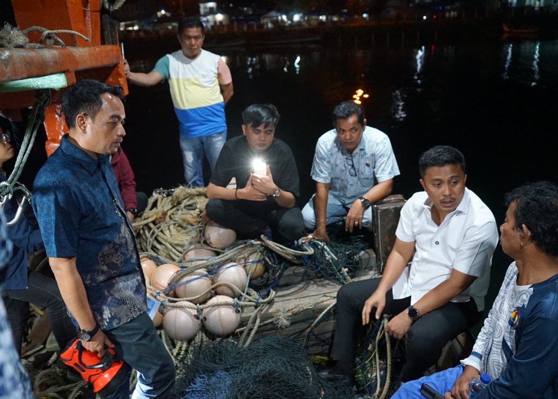 Nelayan Tradisional Air Bangis Terlindungi, 12 Pelaku Pukat Harimau Diciduk di Laut Sumbar