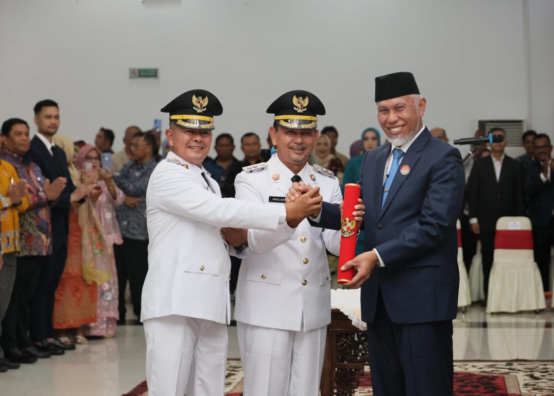 Lantik Bupati dan Wakil Bupati Pasaman, Gubernur Mahyeldi Tekankan Tanggungjawab Pemimpin