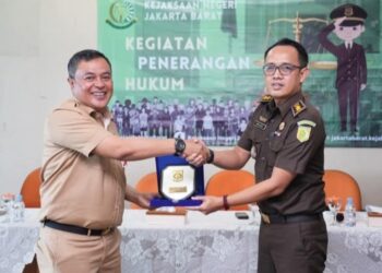 Tingkatkan Kesadaran Hukum dan Pengawasan, Kejari Jakarta Barat Sosialisasi Program Jaga Desa