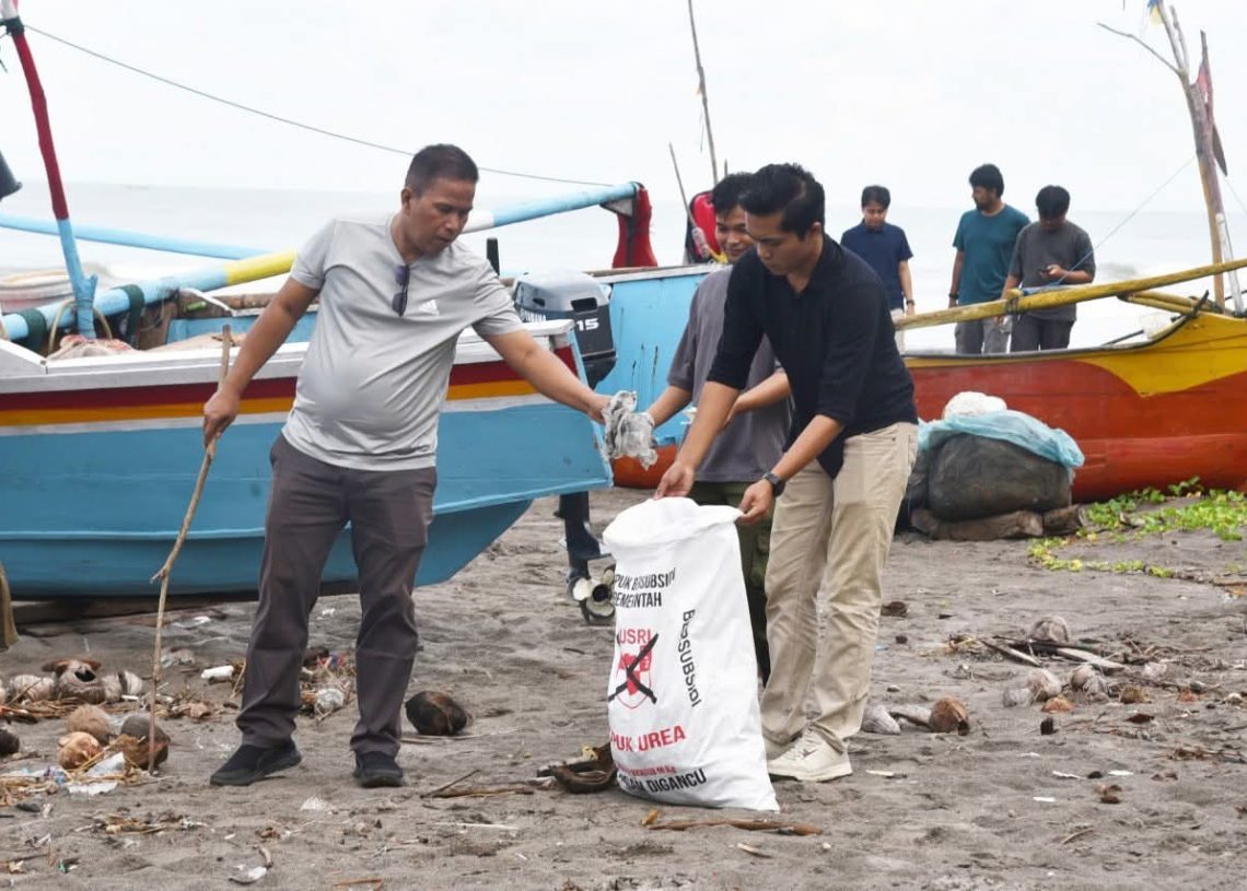 Peringati Hari Lingkungan Hidup Sedunia, Mulyadi Pimpin Apel Bersama dan Aksi Bersih Sampah Plastik