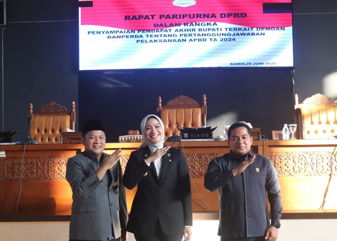 Bupati Dharmasraya Sampaikan Pendapat Akhir atas Ranperda Pertanggungjawaban APBD 2024