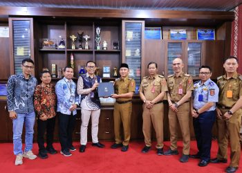 Di Hadapan Manajer UP2K Provinsi Lampung, Parosil Sampaikan Banyak Kabel Listrik Tak Bertiang di Lambar