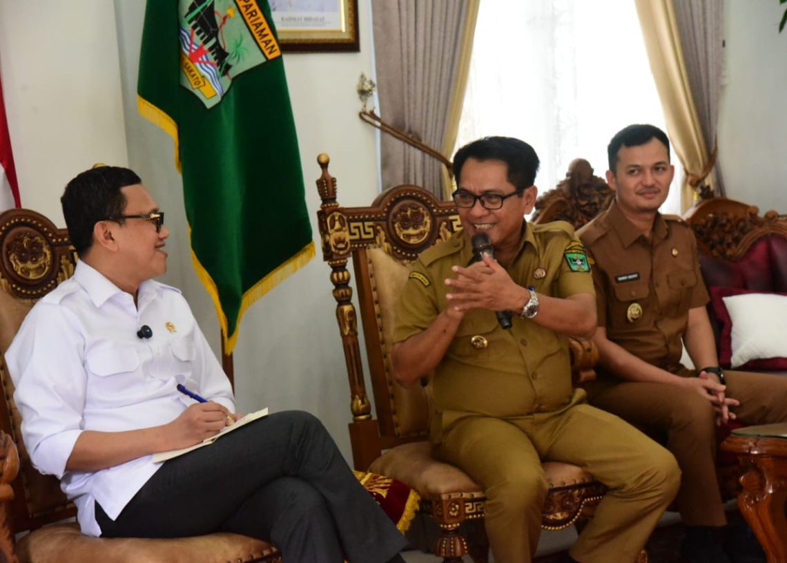 Datangkan Menteri P2MI ke Padang Pariaman, Bupati JKA Dorong Kerjasama Segi Tiga dengan UNP