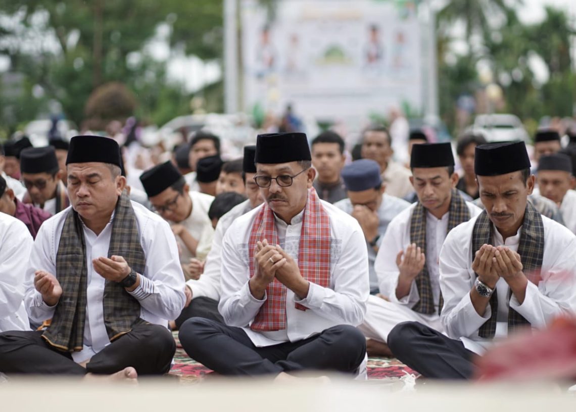 Gelar Sholat Idul Adha 1446 H di Halaman Kantor Bupati, Khairunas Sampaikan Ketauladanan Nabi Ibrahim AS