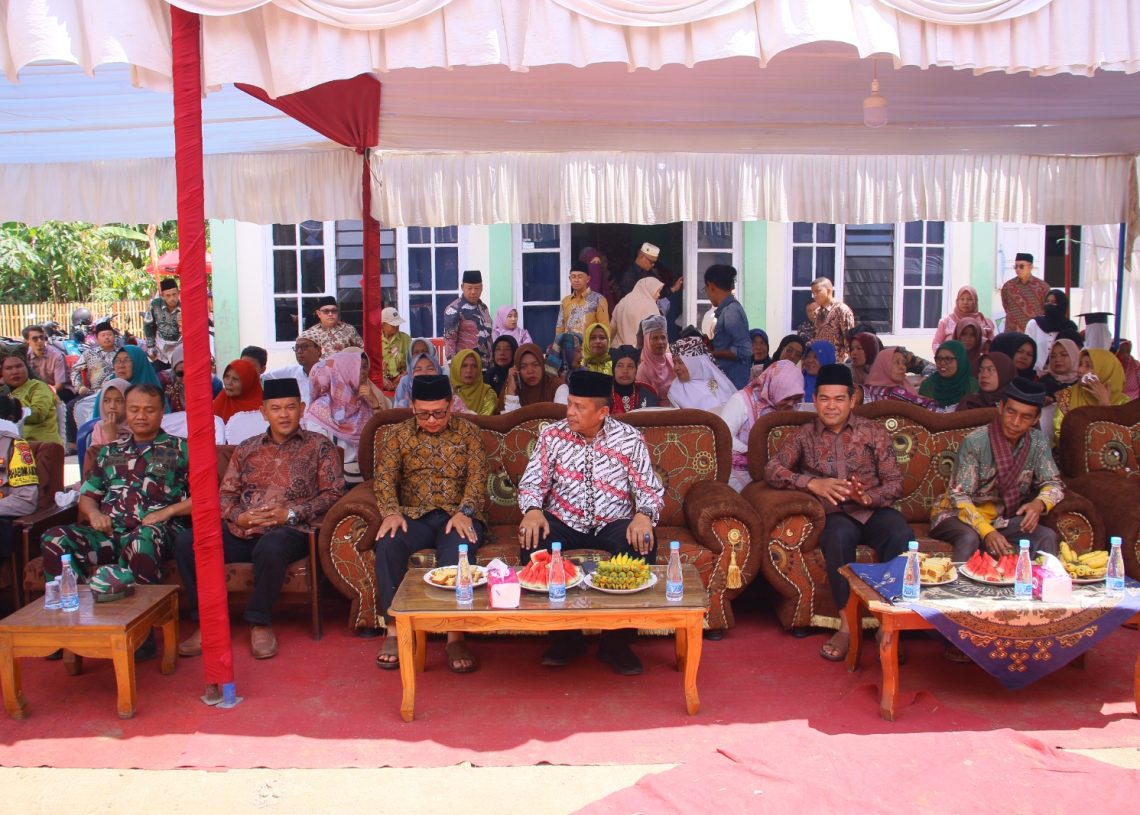 Wawako Elzadaswarman Hadiri Khatam Qur’an dan Wisuda Iqra’ di TPA Kelurahan Tiakar