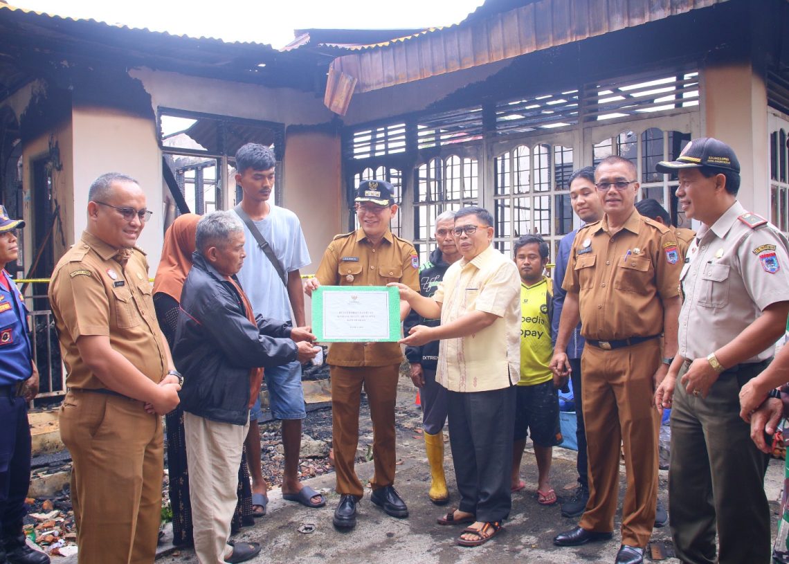 Pemko dan Baznas Payakumbuh Salurkan Bantuan Korban Kebakaran di Kelurahan Tigo Koto Dibaruah