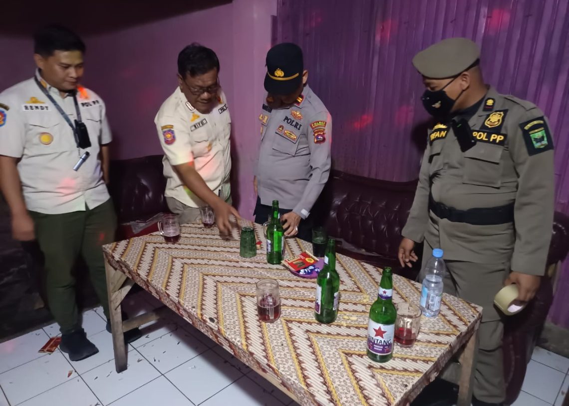 Pemkab Padang Pariaman Tutup Kafe Tak Berizin, 15 Tempat Hiburan Malam Disegel
