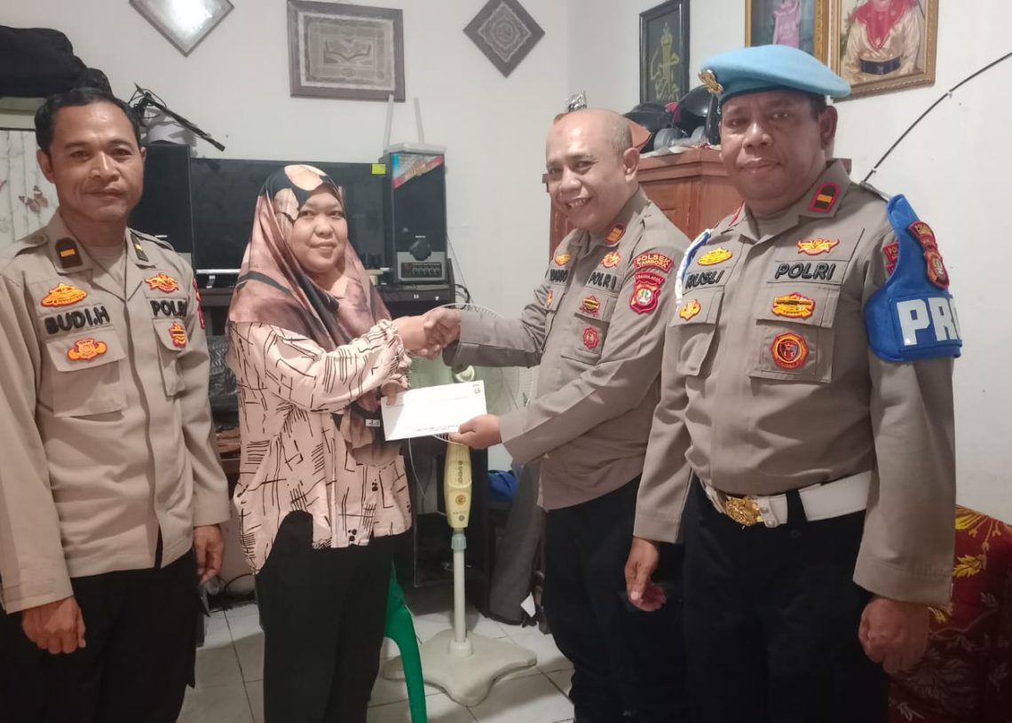 Peringati HUT Bhayangkara ke-79, Polsek Tambora Gelar Baksos untuk Keluarga Almarhum AKP Agus Sutaryono