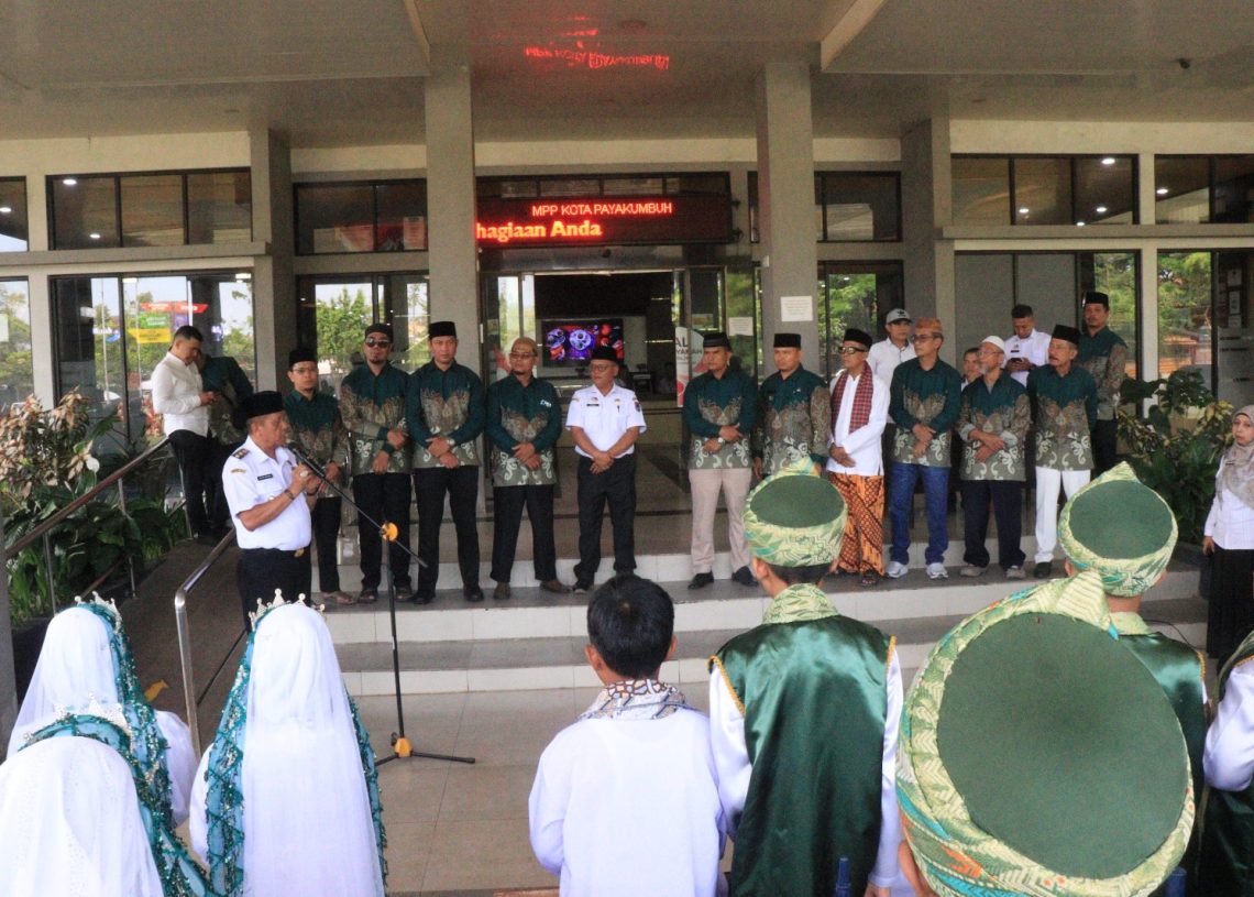 Rombongan Perayaan Khatam Alqur’an Nagari Koto Nan Gadang Disambut Wawako Elzadaswarman