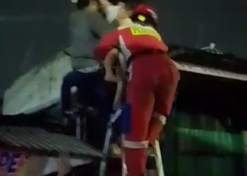 Anggota Intelkam Polda Metro Jaya & Anggota Damkar Taman Sari Gagalkan Warga yang Mencoba Bunuh Diri