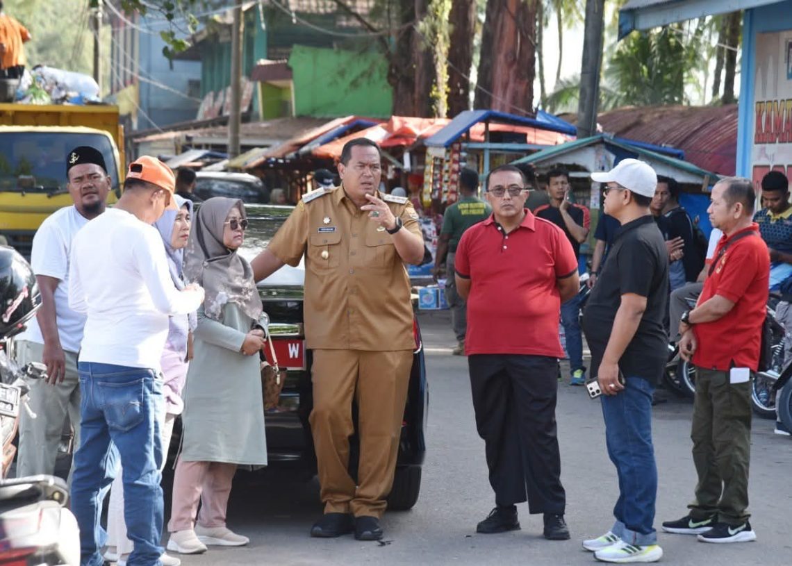 Pemko Pariaman Gelar Aksi Bersih Pantai Pasca Hoyak Tabuik Piaman 2025
