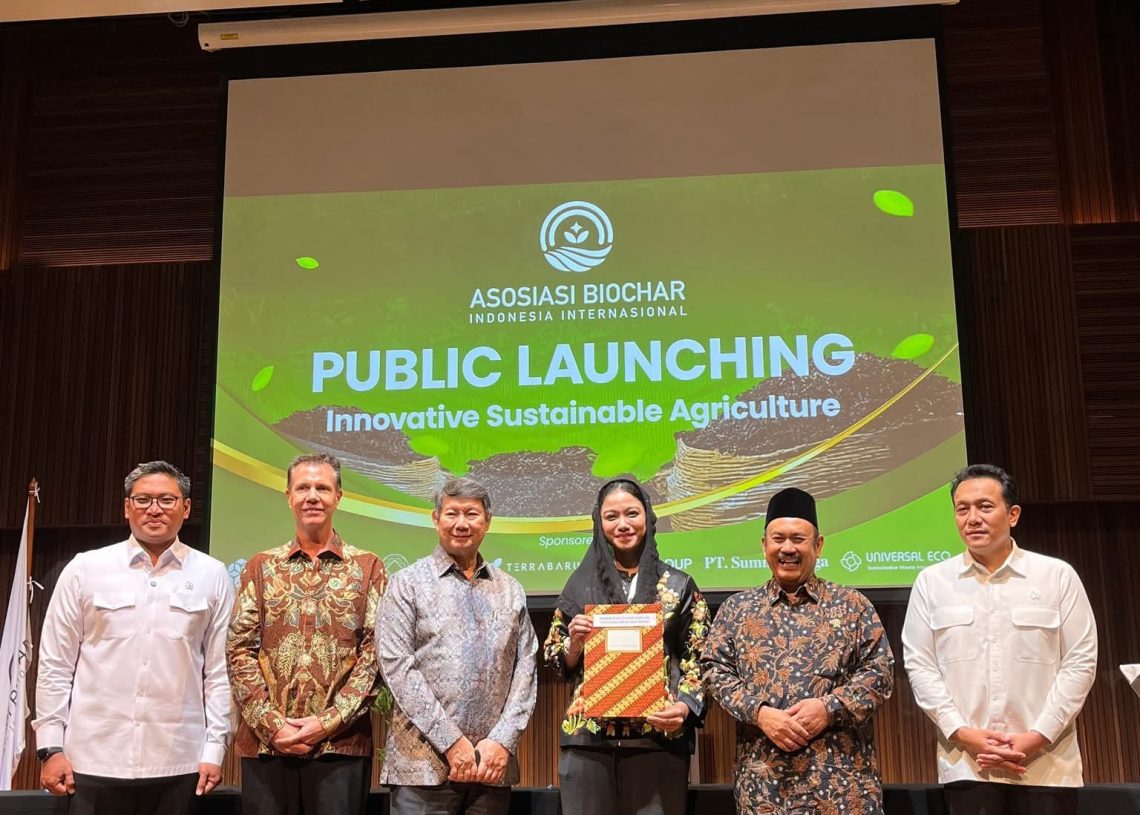 Bupati Annisa Upayakan Penambahan Penghasilan Petani dari Limbah Hasil Panen