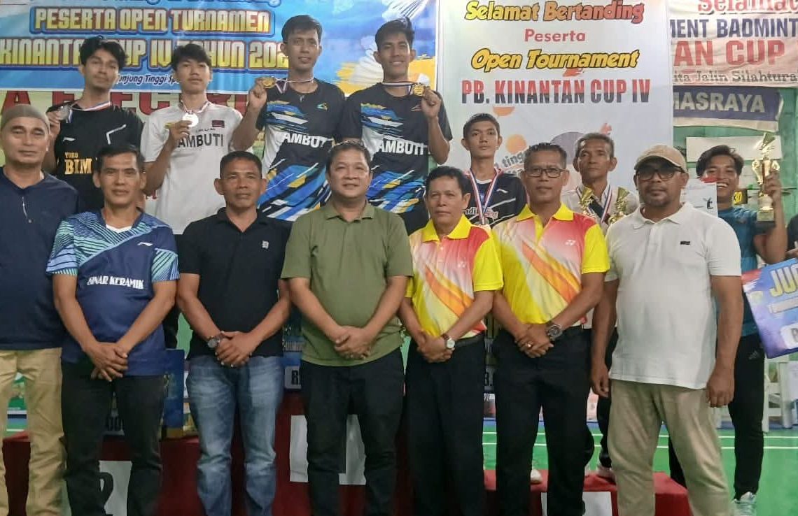 Ketua DPRD Kabupaten Dharmasraya Hadiri Pentupan Open Tournament Badminton PB Kinantan CUP IV