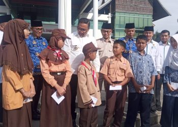 Pemkot dan Baznas Bukittinggi Salurkan Zakat Rp 1,2 Miliar untuk Pendidikan dan Kesehatan Warga