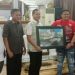 Wabup Sarolangun Kedatangan Rombongan Komunitas TLCI Jambi, Terima Cinderamata