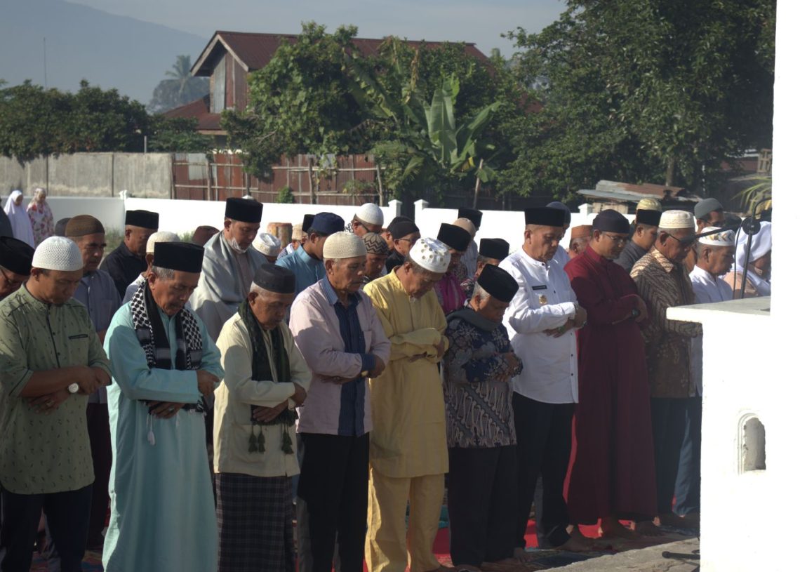 Pemko Payakumbuh Bersama Masyarakat Gelar Sholat Istisqo dan Doa Bersama