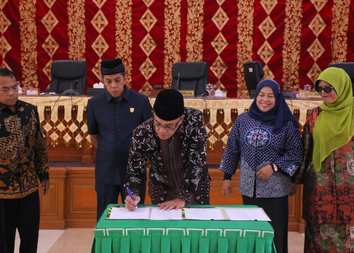Pemko Payakumbuh Tandatangani Nota Kesepakatan Rancangan Perubahan Kebijakan Umum Anggaran KUA dan Perubahan PPAS