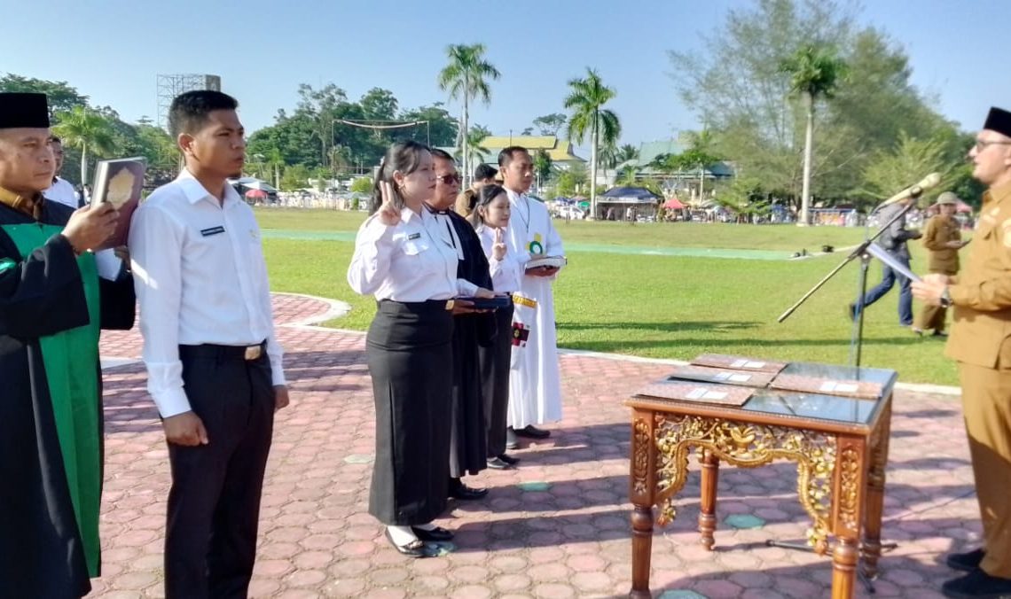 Ambil Sumpah dan Janji 2.364 PPPK, Bupati Hurmin Tegas Sampaikan Pesan dan Harapan