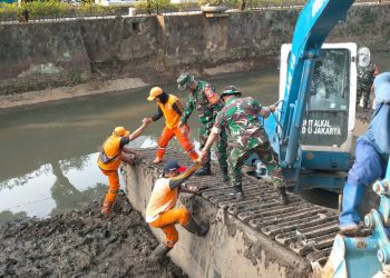 Dandim 0501/JP Pimpin Pelaksanaan Normalisasi Anak Sungai Ciliwung di Wilayah Kodim 0501/JP