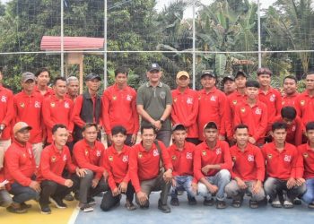 Bupati Hurmin Resmikan Lapangan Moneng dan Buka Turnamen Volly