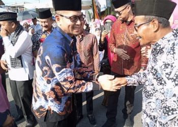 Wawako Ibnu Aziz Lepas Pawai Ta’aruf Perayaan Khatam Qur’an TPQ Al-Huda ke XXIX Masjid Nurul Wathan Gulai Bancah