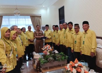 Ketua Umum LPLH Nata Buana Lakukan Kunjungan Kerja dan Silaturahmi dengan Bupati Pesisir Selatan