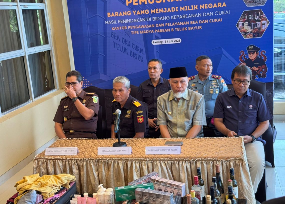 Gubernur Mahyeldi Apresiasi Pemusnahan Barang Ilegal oleh Bea Cukai