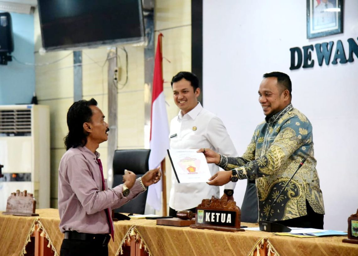 Delapan Fraksi DPRD Padang Pariaman Sampaikan Pandangan Umum atas Nota Penjelasan Perubahan APBD 2025