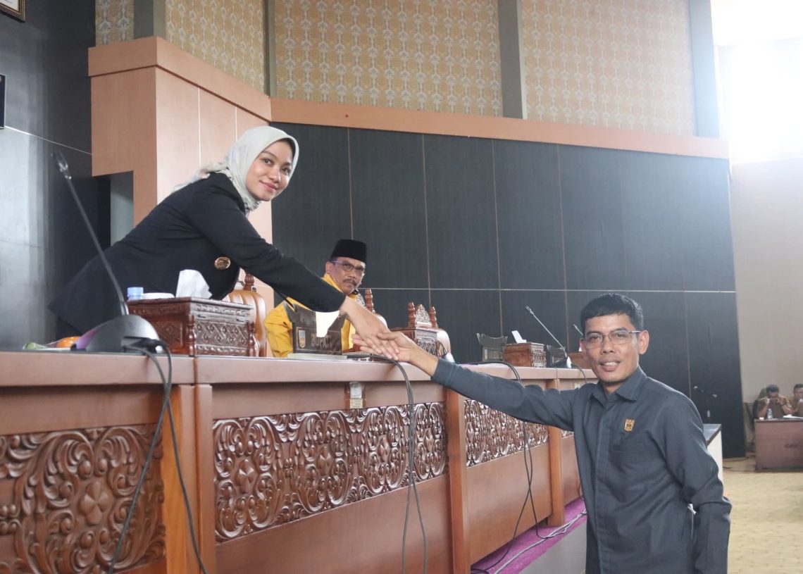 Bupati Annisa Sampaikan Pendapat Akhir Ranperda RPJMD 2025–2029 dalam Rapat Paripurna DPRD
