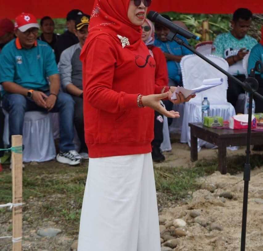 Wabup Dharmasraya Buka Turnamen Voli Antar Kecamatan Peringati HUT RI ke-80