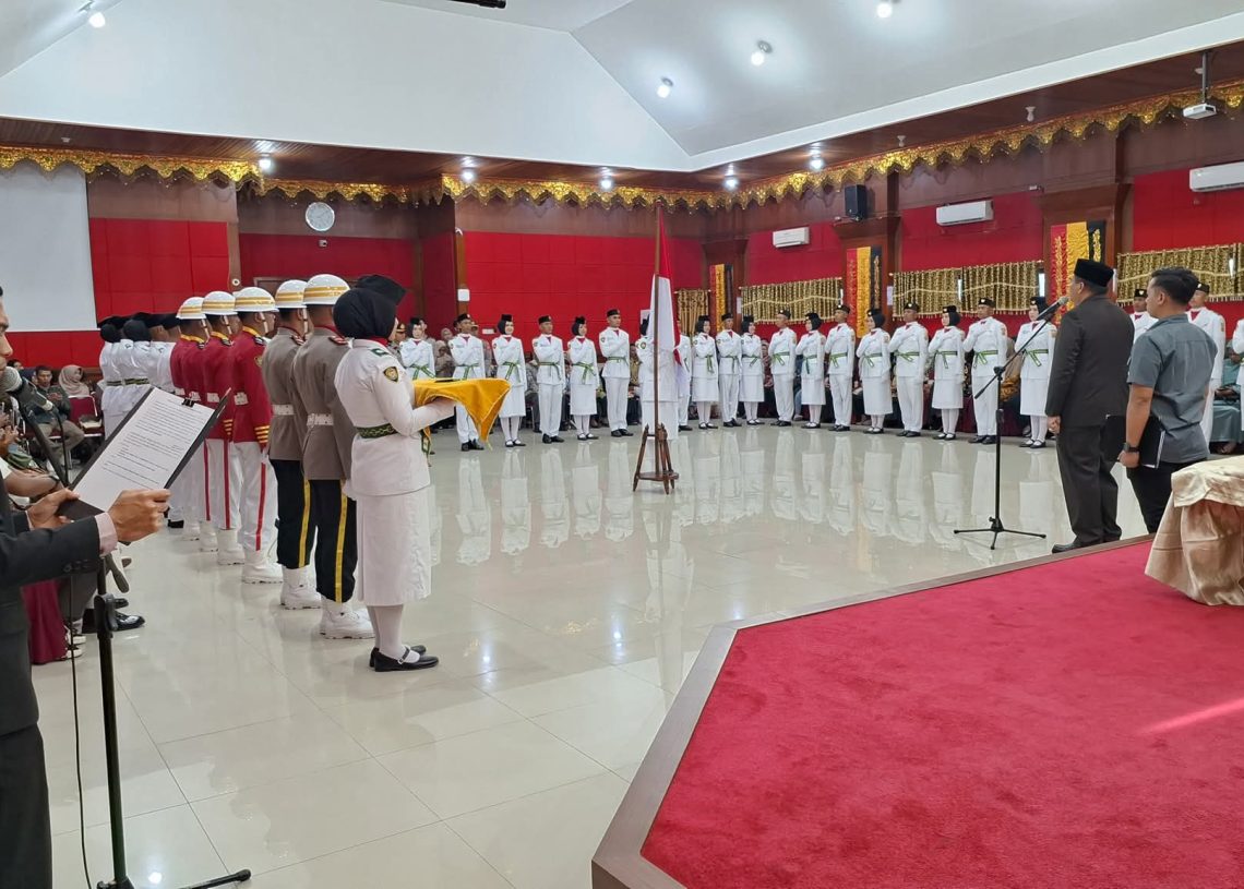 Wako Pariaman Yota Balad Kukuhkan 36 Anggota Paskibraka Tahun 2025