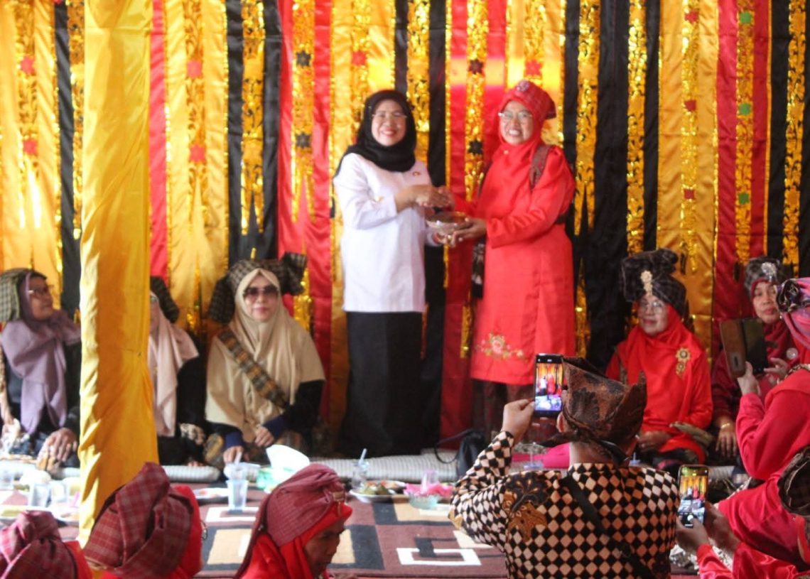 Wabup Dharmasraya Sambut Kunjungan Bundo Kandung Kelurahan Jati Kota Padang