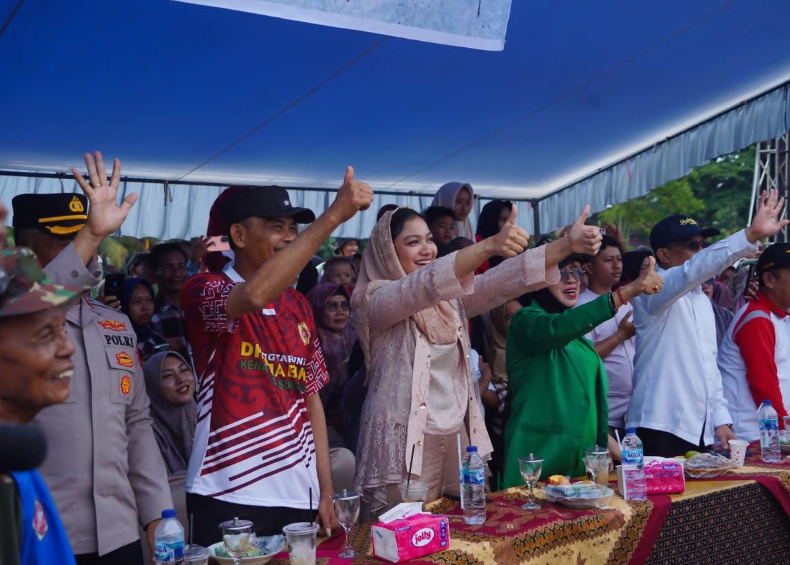 Ketua Panitia Ucapkan Terima Kasih, Bupati Annisa Hadiri Pawai Kemerdekaan di Koto Agung Nagari Sungai Duo