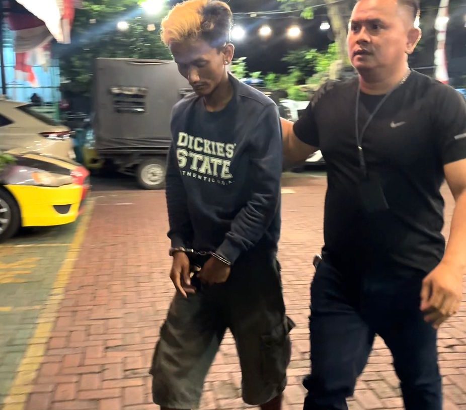 Polisi Ringkus Pembobol Mobil Carry saat Asyik Main Game Online di Warnet