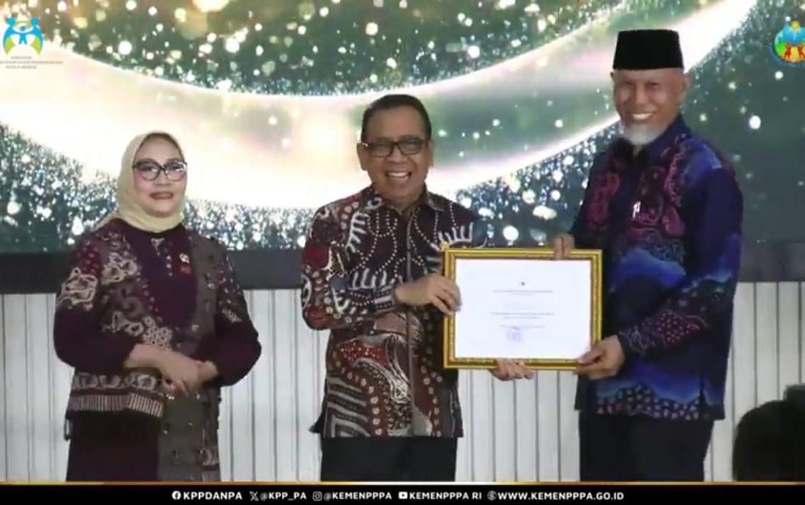 Pemprov Sumbar Raih Penghargaan Provinsi Layak Anak 2025