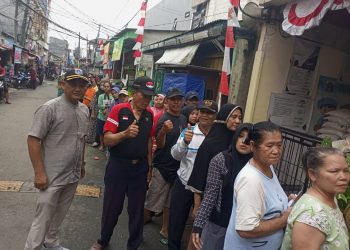 Ketua RW di Kapuk Minta Pembagian Bansos Beras Dilakukan di Tiap RW