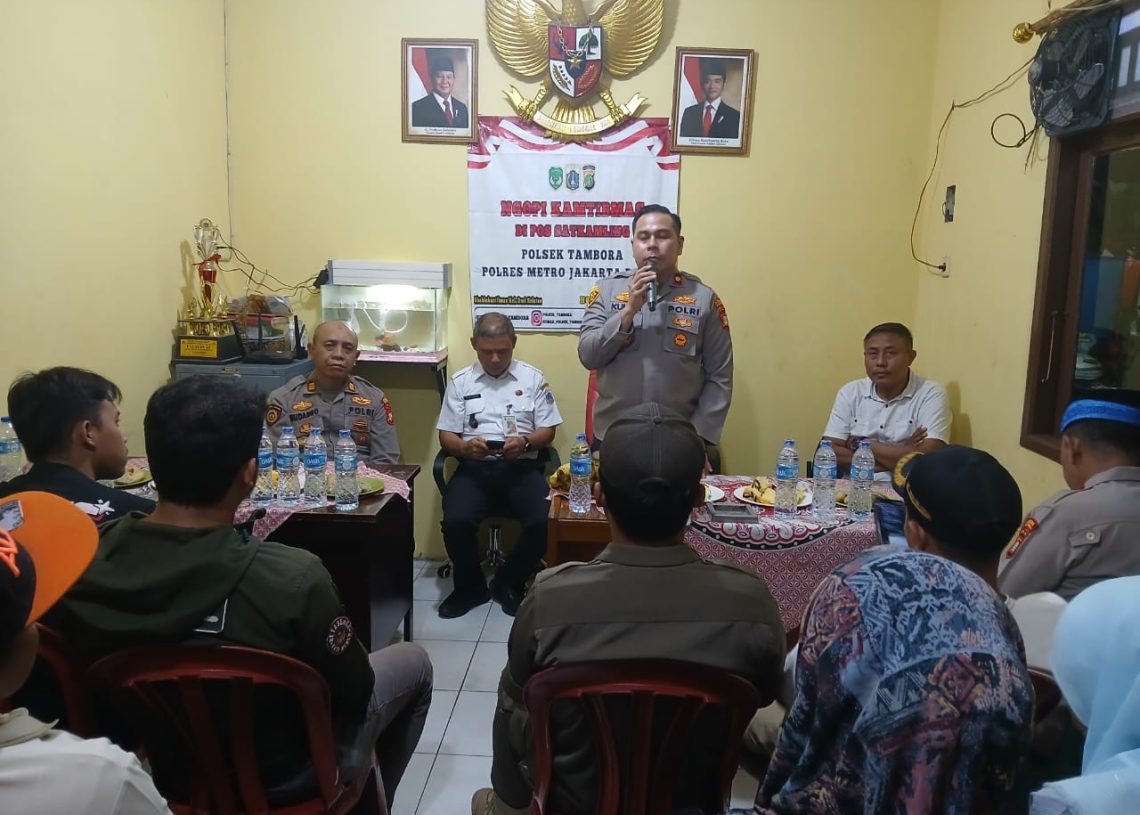 Kapolsek Tambora Gelar “Ngopi Kamtibmas” untuk Perkuat Sinergi dengan Warga