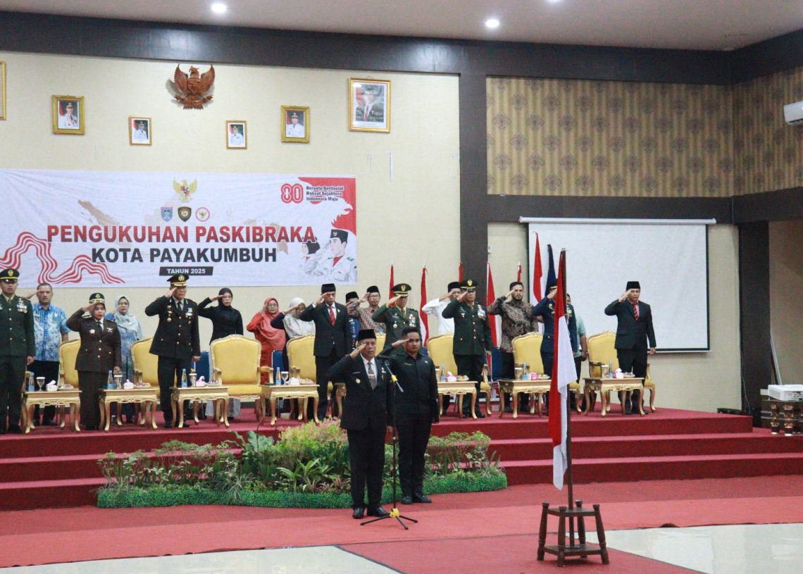 Wawako Payakumbuh Elzadaswarman Resmi Kukuhkan Paskibraka Kota Payakumbuh Tahun 2025