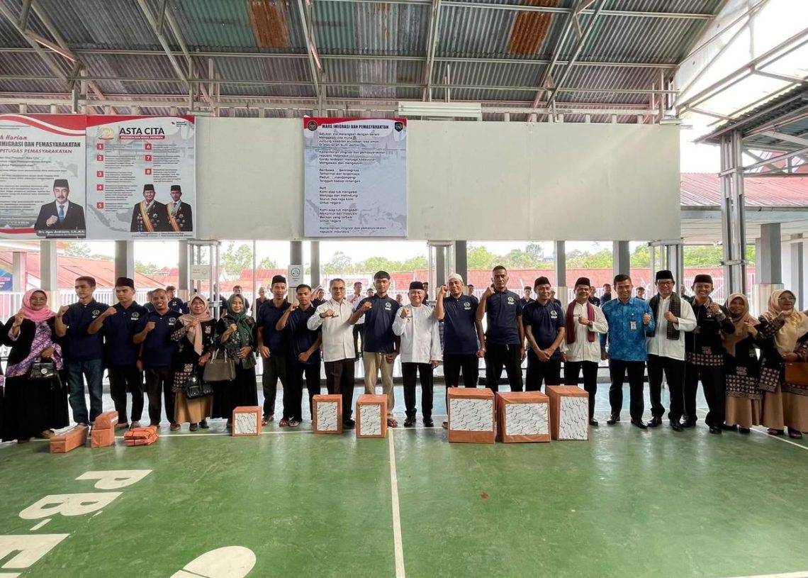 Warga Binaan Lapas Kota Solok Terima Bantuan Sosial dari Pemko