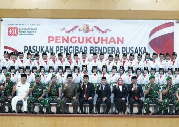 Walikota Ramadhani Kukuhkan Paskibraka Kota Solok Tahun 2025